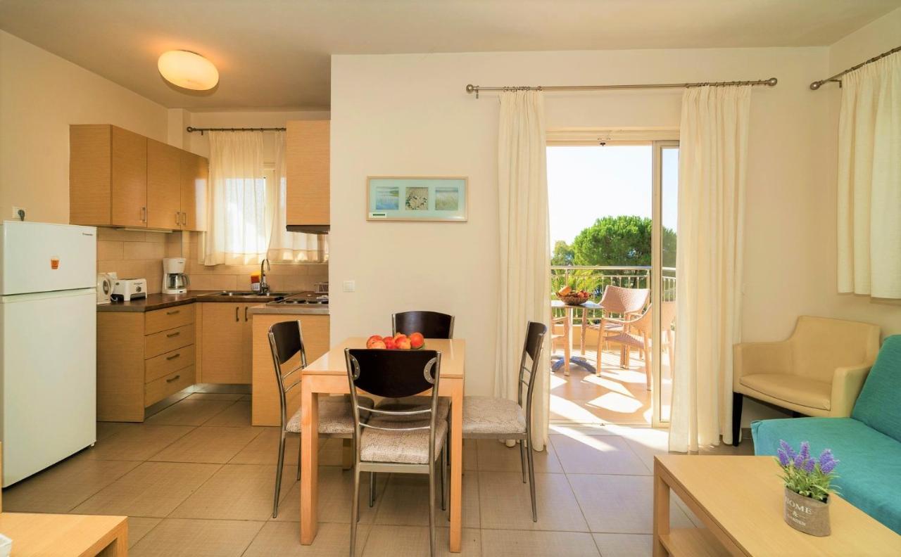 Vereniki Apartments Finikúnda Kültér fotó